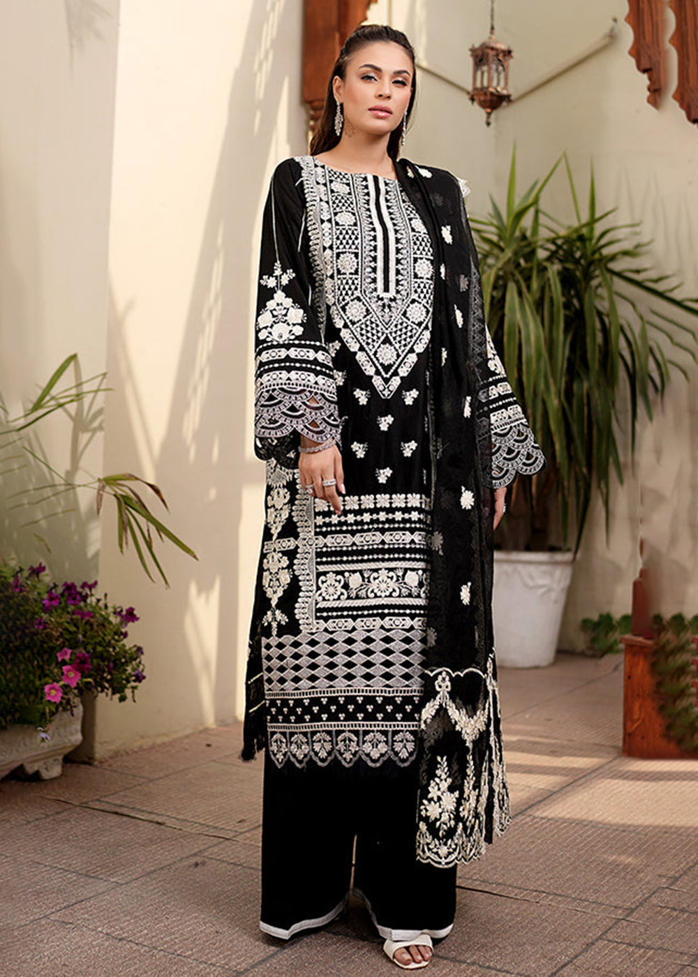 Buy Black Lawn Dress - Bahaar Luxury Lawn by Mariyam's