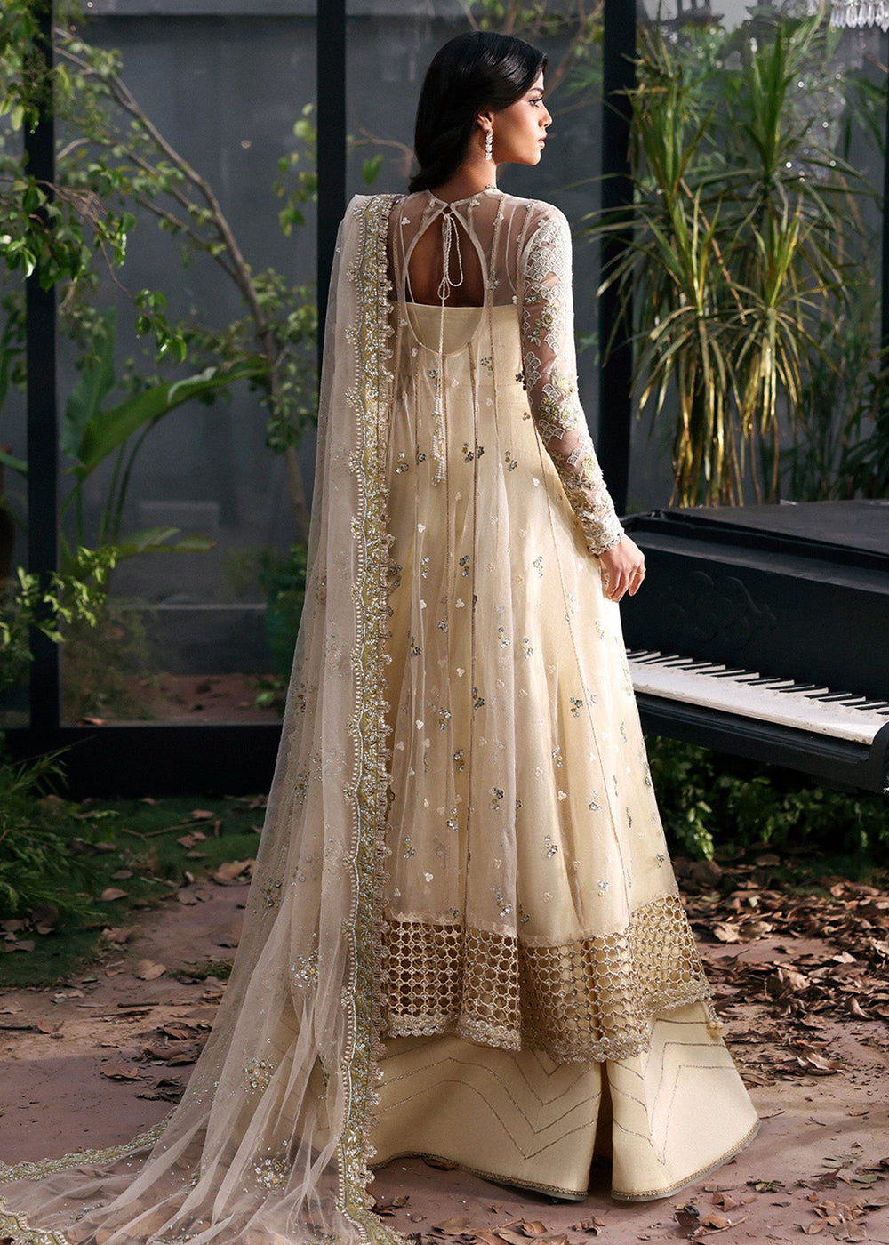 Buy Now La Fuchsia Luxury Formals '25 by Afrozeh | Fleurie Online in US, UK, Canada, Germany, Italy, Austria, France, Singapore, UAE & Worldwide at Empress.