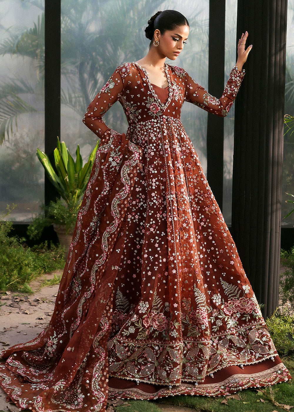 Buy Now La Fuchsia Luxury Formals '25 by Afrozeh | Shale Online in US, UK, Canada, Germany, Italy, Austria, France, Singapore, UAE & Worldwide at Empress.