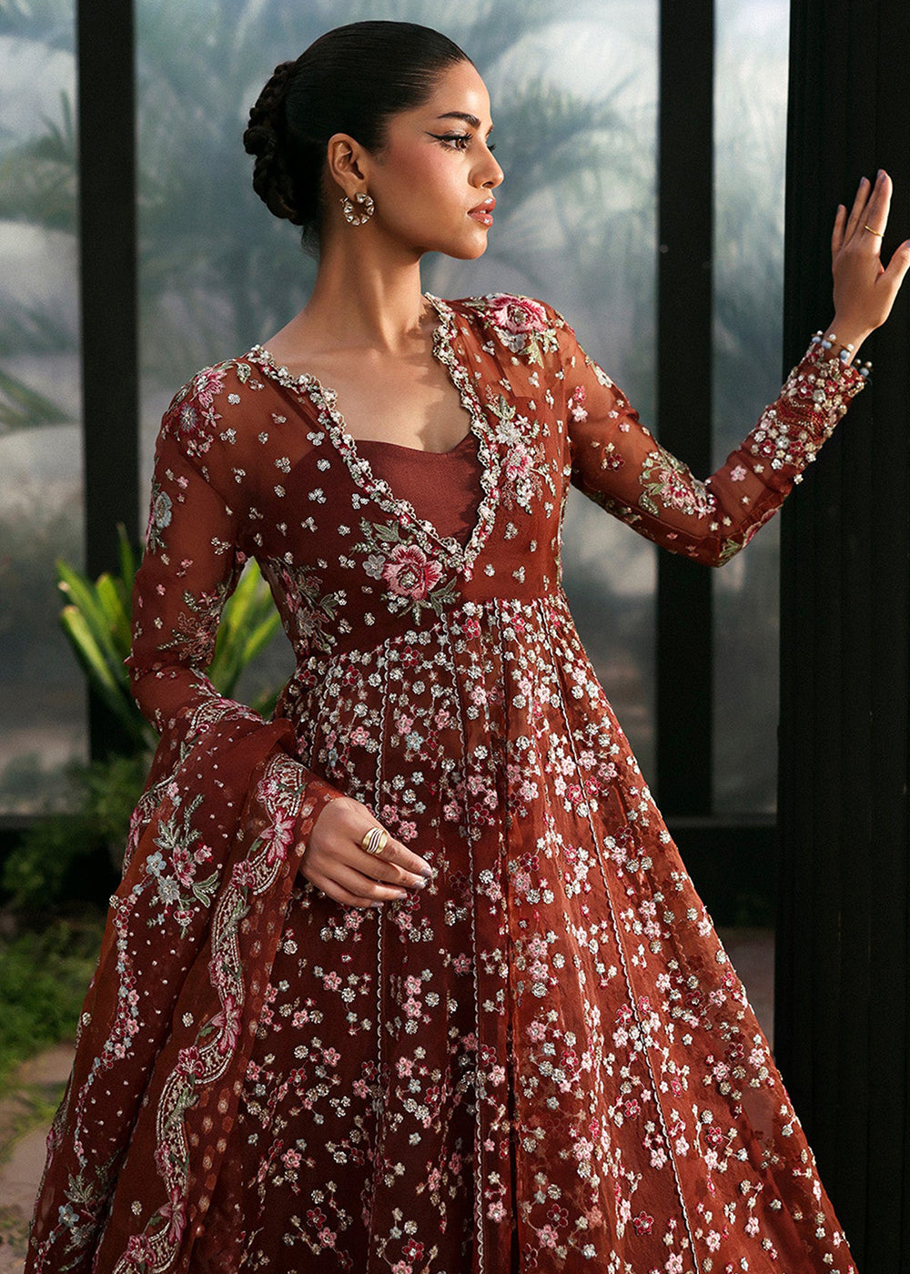 Buy Now La Fuchsia Luxury Formals '25 by Afrozeh | Shale Online in US, UK, Canada, Germany, Italy, Austria, France, Singapore, UAE & Worldwide at Empress.