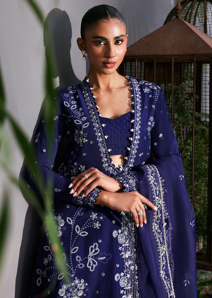 Buy Now La Fuchsia Luxury Formals '25 by Afrozeh | Maison Online in US, UK, Canada, Germany, Italy, Austria, France, Singapore, UAE & Worldwide at Empress.