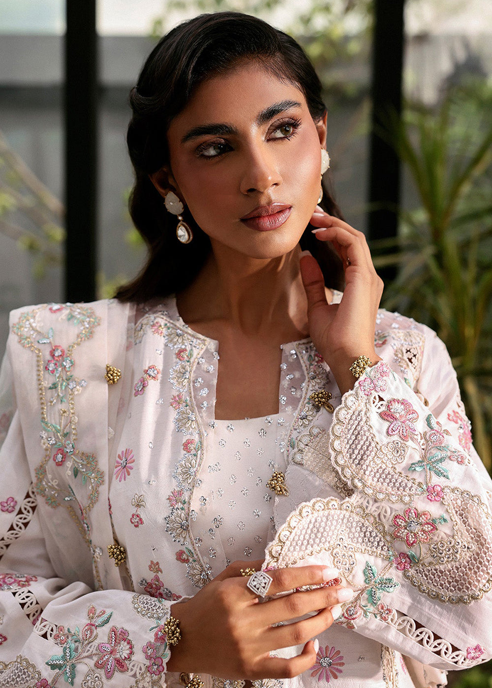 Buy Now La Fuchsia Luxury Formals '25 by Afrozeh | Rue Online in US, UK, Canada, Germany, Italy, Austria, France, Singapore, UAE & Worldwide at Empress.