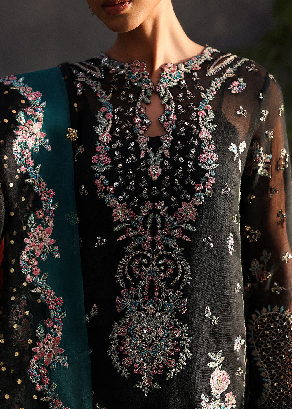 Buy Now La Fuchsia Luxury Formals '25 by Afrozeh | Larosea Online in US, UK, Canada, Germany, Italy, Austria, France, Singapore, UAE & Worldwide at Empress.