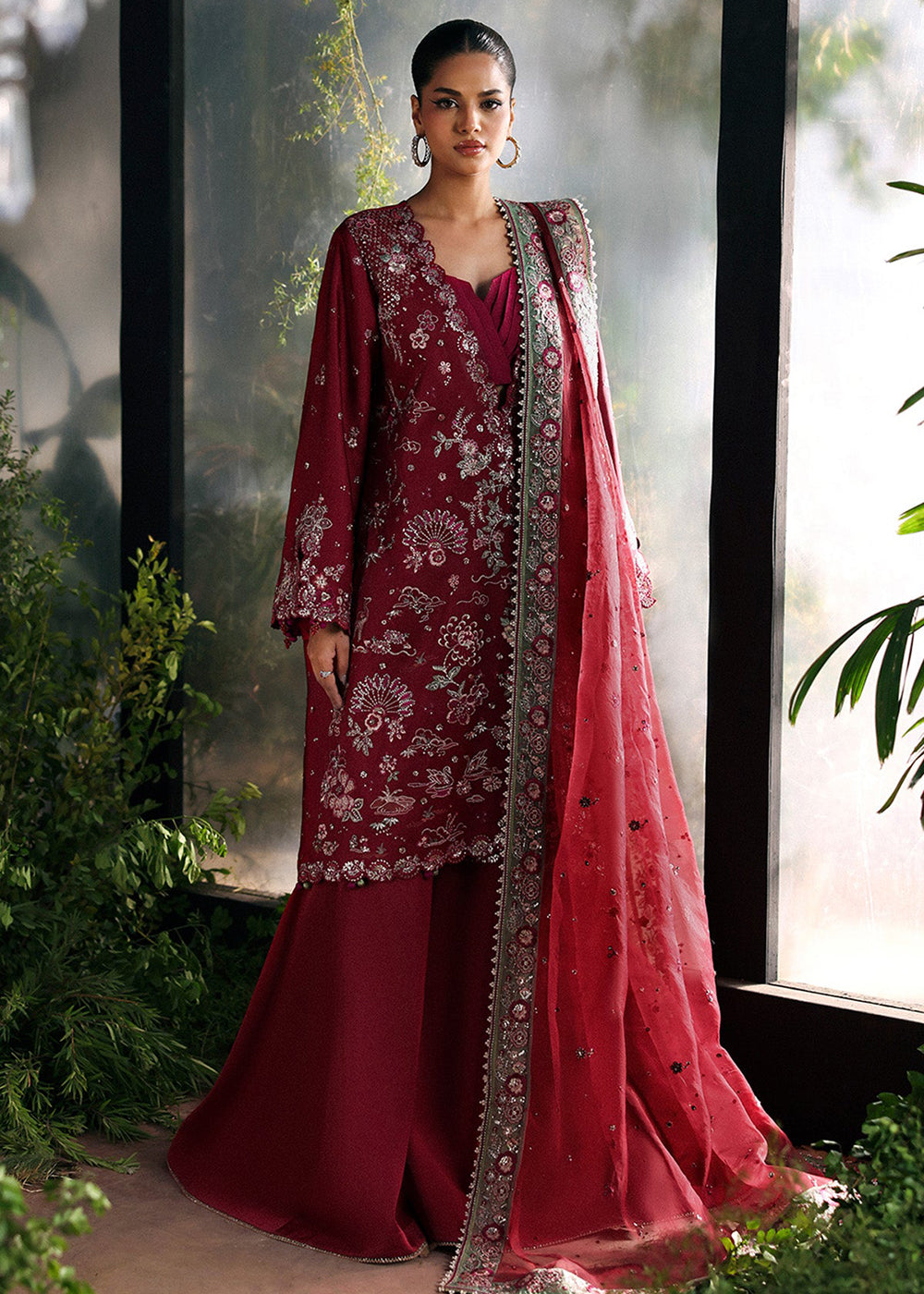 Buy Now La Fuchsia Luxury Formals '25 by Afrozeh | Yalira Online in US, UK, Canada, Germany, Italy, Austria, France, Singapore, UAE & Worldwide at Empress.
