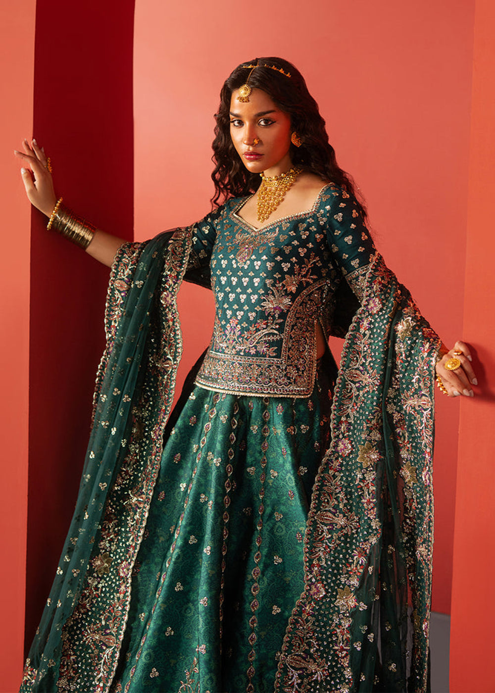 Buy Now Divani The Silk Wedding Edit '25 by Afrozeh | Afsar Online in USA, UK, Canada, France, Italy, Germany, Greece, Sweden, UAE & Worldwide at Empress.