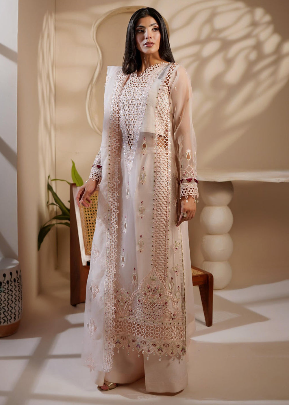 Buy Now Noir Luxe Formals '25 by Maryam's | SAMIRA - 1404 Online in USA, UK, Canada, Greece, Germany, Ireland, Italy, Greece, Sweden & Worldwide at Empress.