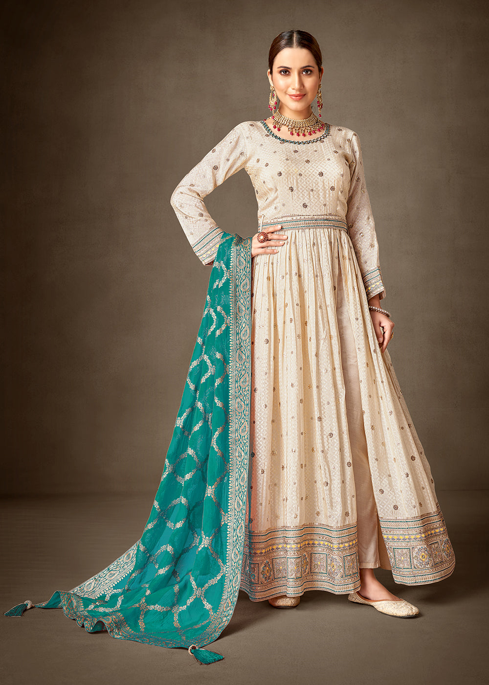 cream color dress combination Cream and blue colour combination looks great