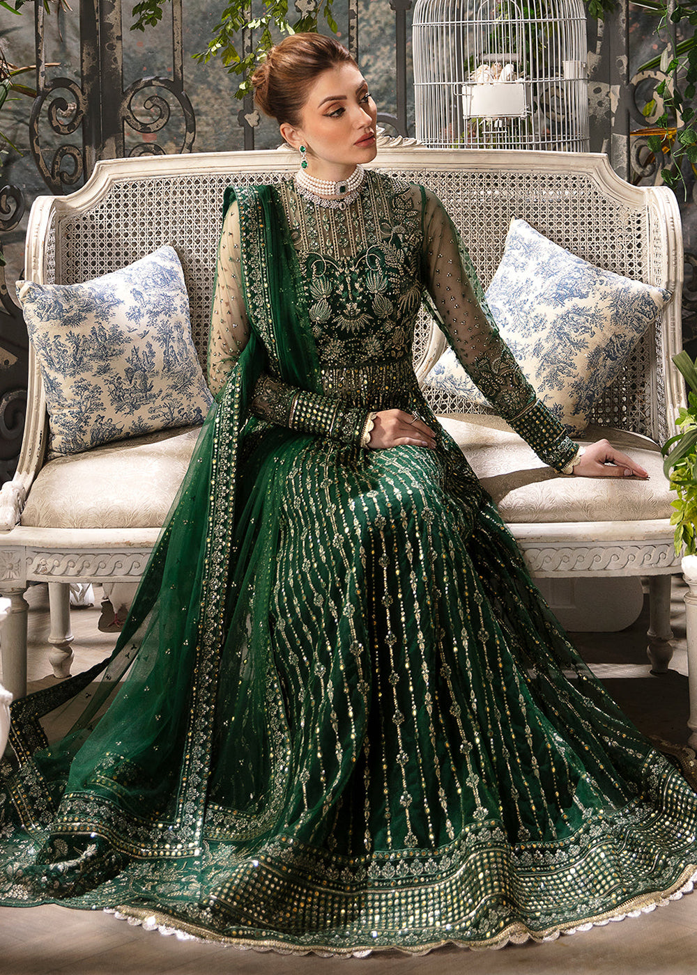 Buy La Fuchsia Luxury Formals '24 by Afrozeh | Fiora Online @Empress Empress Clothing Buy La Fuchsia Luxury Formals '24 by Afrozeh | Fiora Online @Empress Empress Clothing