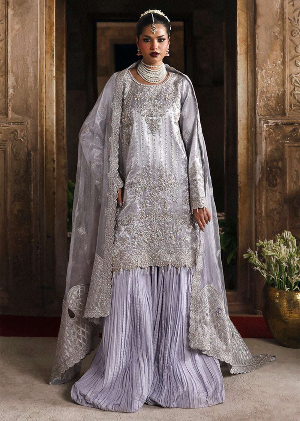 Buy Now Romansiyyah Luxury Formals '25 by Emaan Adeel | AABROO Online in US, UK, Canada, France, Italy, Germany, Sweden, Greece, Ireland & Worldwide at Empress.