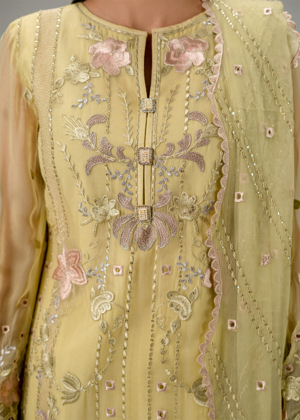 Buy Now Aura Luxury Chiffon '25 by Zebtan | AR-03 Online in USA, UK, Canada, France, Italy, Germany, New Zealand, Australia, UAE & Worldwide at Empress.