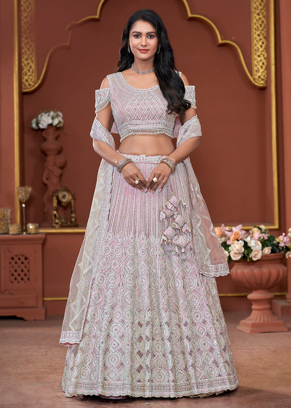 Lehenga Choli geborduurde ruwe zijde: Pakistaanse Indiase bruidsoutfit - België Lehenga Choli geborduurde ruwe zijde: Pakistaanse Indiase bruidsoutfit - België
