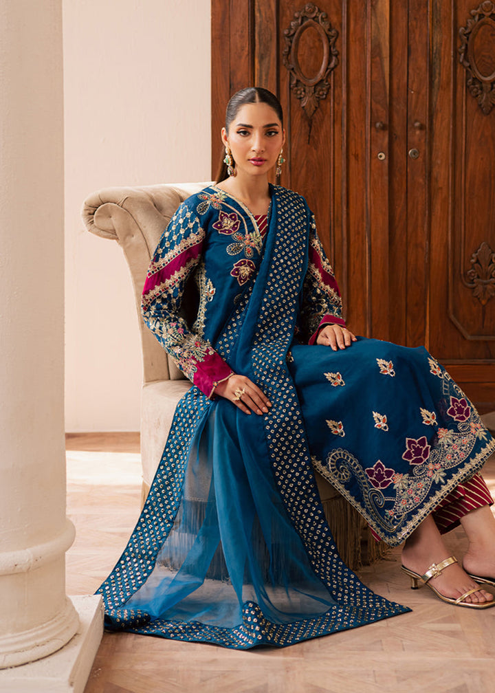 Buy Now Suave Luxury Formals '25 by Emaan Adeel | AVOIR Online in USA, UK, Canada, Germany, Italy, Austria, France, Denmark, UAE & Worldwide at Empress Clothing.