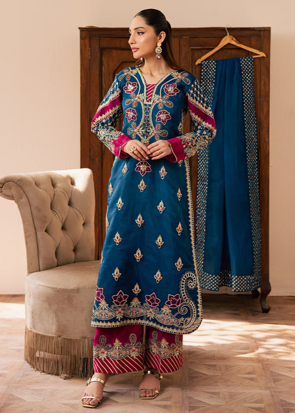 Buy Now Suave Luxury Formals '25 by Emaan Adeel | AVOIR Online in USA, UK, Canada, Germany, Italy, Austria, France, Denmark, UAE & Worldwide at Empress Clothing.