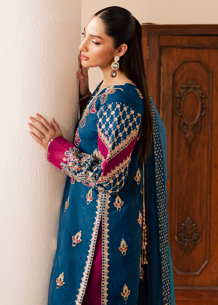 Buy Now Suave Luxury Formals '25 by Emaan Adeel | AVOIR Online in USA, UK, Canada, Germany, Italy, Austria, France, Denmark, UAE & Worldwide at Empress Clothing.