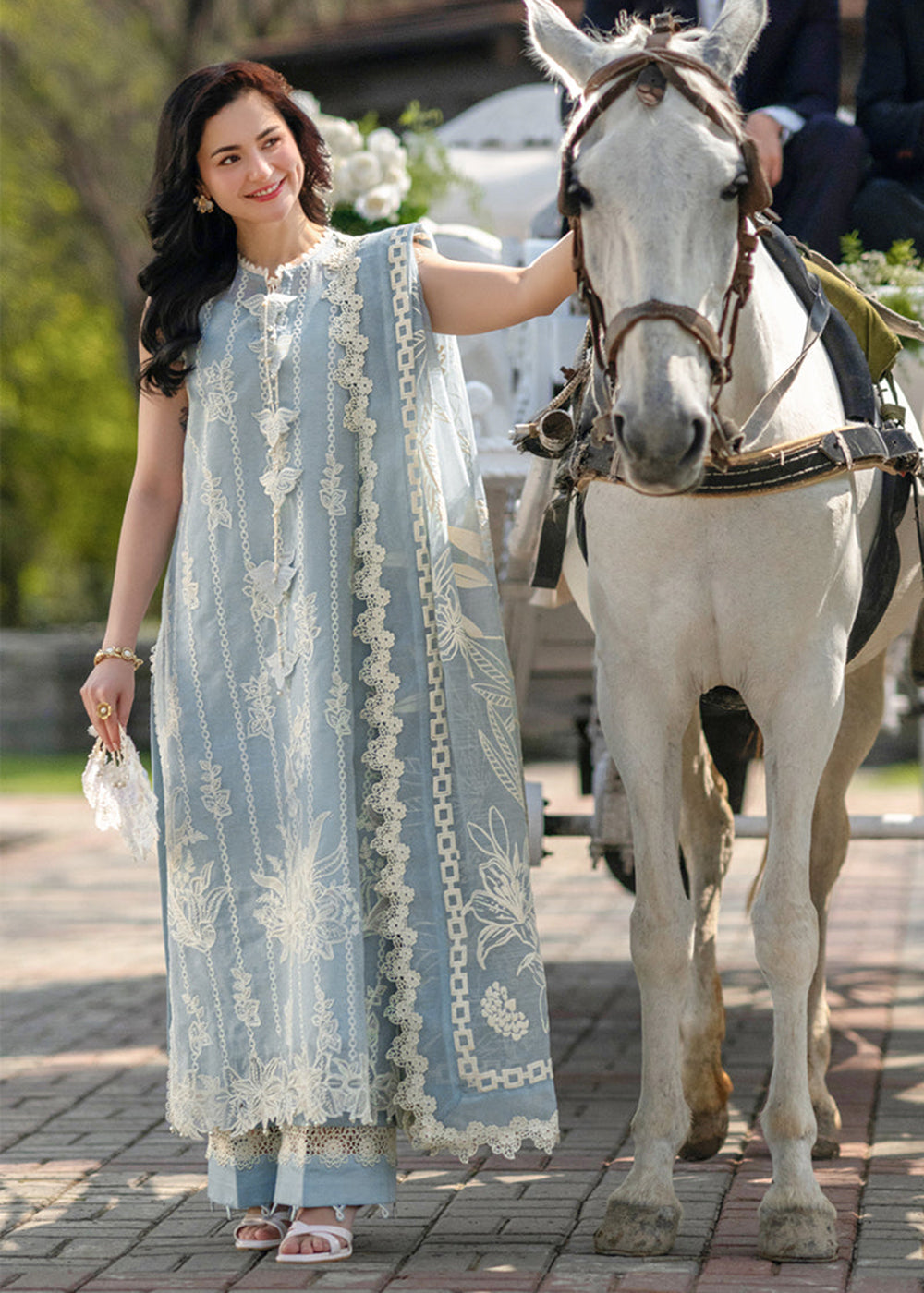 Buy Now Luxury Eid Collection 26 by Rang Rasiya | Ayla Online in US, UK, Canada, France, Greece, Germany, Ireland, Sweden, Denmark, UAE & Worldwide at Empress.