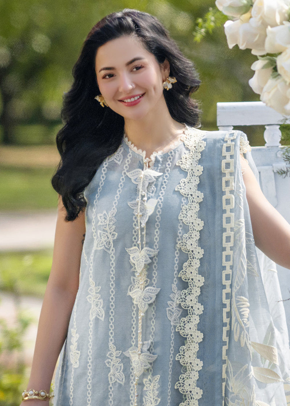 Buy Now Luxury Eid Collection 26 by Rang Rasiya | Ayla Online in US, UK, Canada, France, Greece, Germany, Ireland, Sweden, Denmark, UAE & Worldwide at Empress.