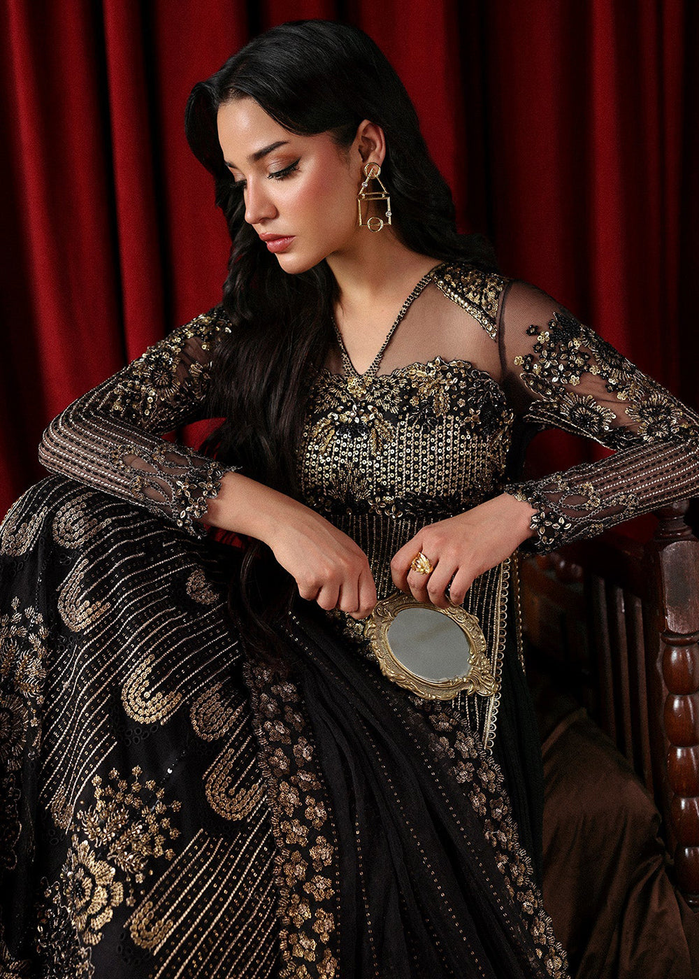 Buy Now La Fuchsia Luxury Formals '26 by Afrozeh | Chariot Online in US, UK, Canada, France, Italy, Germany, Greece, UAE, Switzerland & Worldwide at Empress.
