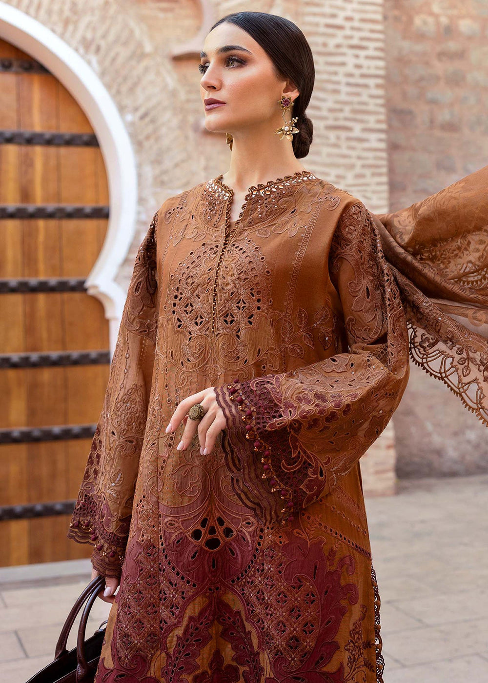 Buy Now Unstitched Voyage a'LUXE Luxury Lawn '25 by Maria B | D-2501-B Online in USA, UK, Canada, France, Italy, Germany, UAE & Worldwide at Empress Clothing.