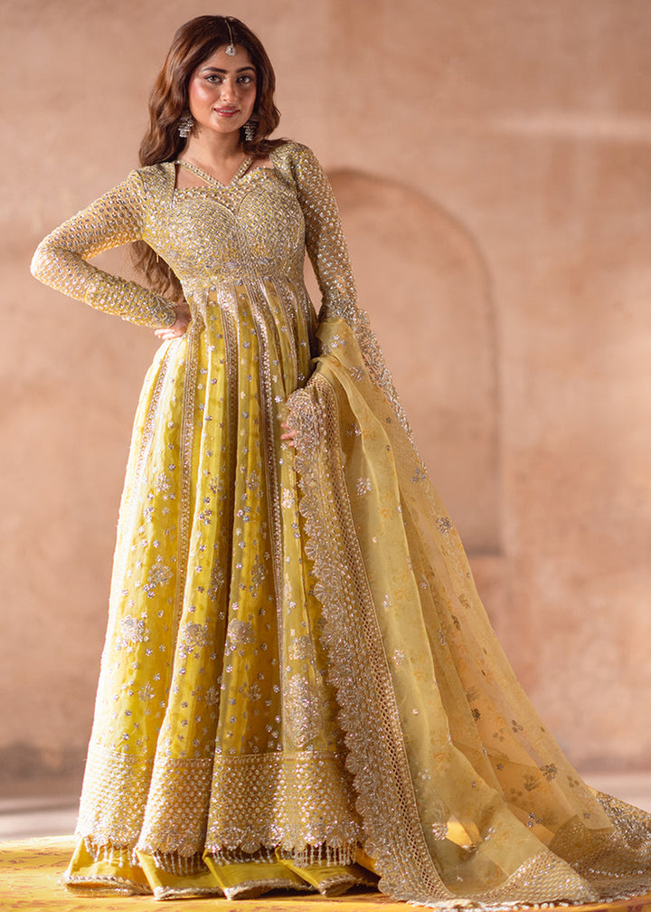 Buy Now Sona Gachi Luxury Formals '25 by Bin Ilyas | D-606 Online in USA, UK, Canada, France, Italy, Germany, Sweden, UAE & Worldwide at Empress Clothing.