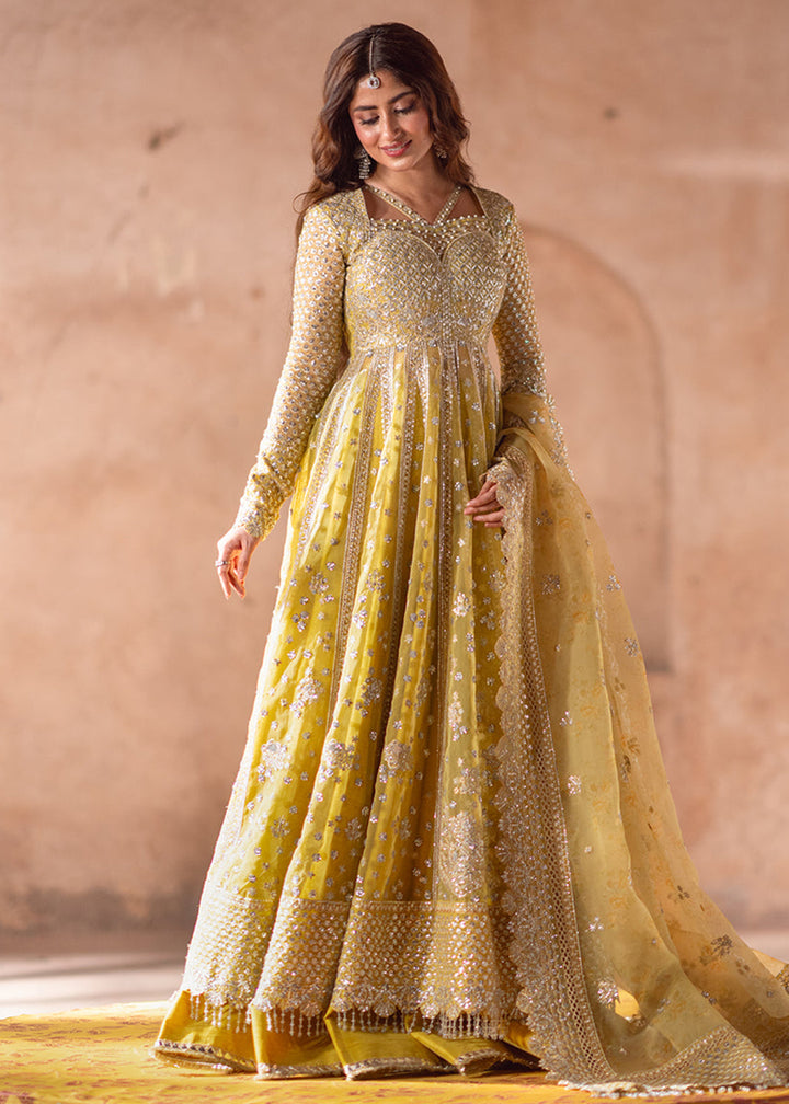 Buy Now Sona Gachi Luxury Formals '25 by Bin Ilyas | D-606 Online in USA, UK, Canada, France, Italy, Germany, Sweden, UAE & Worldwide at Empress Clothing.