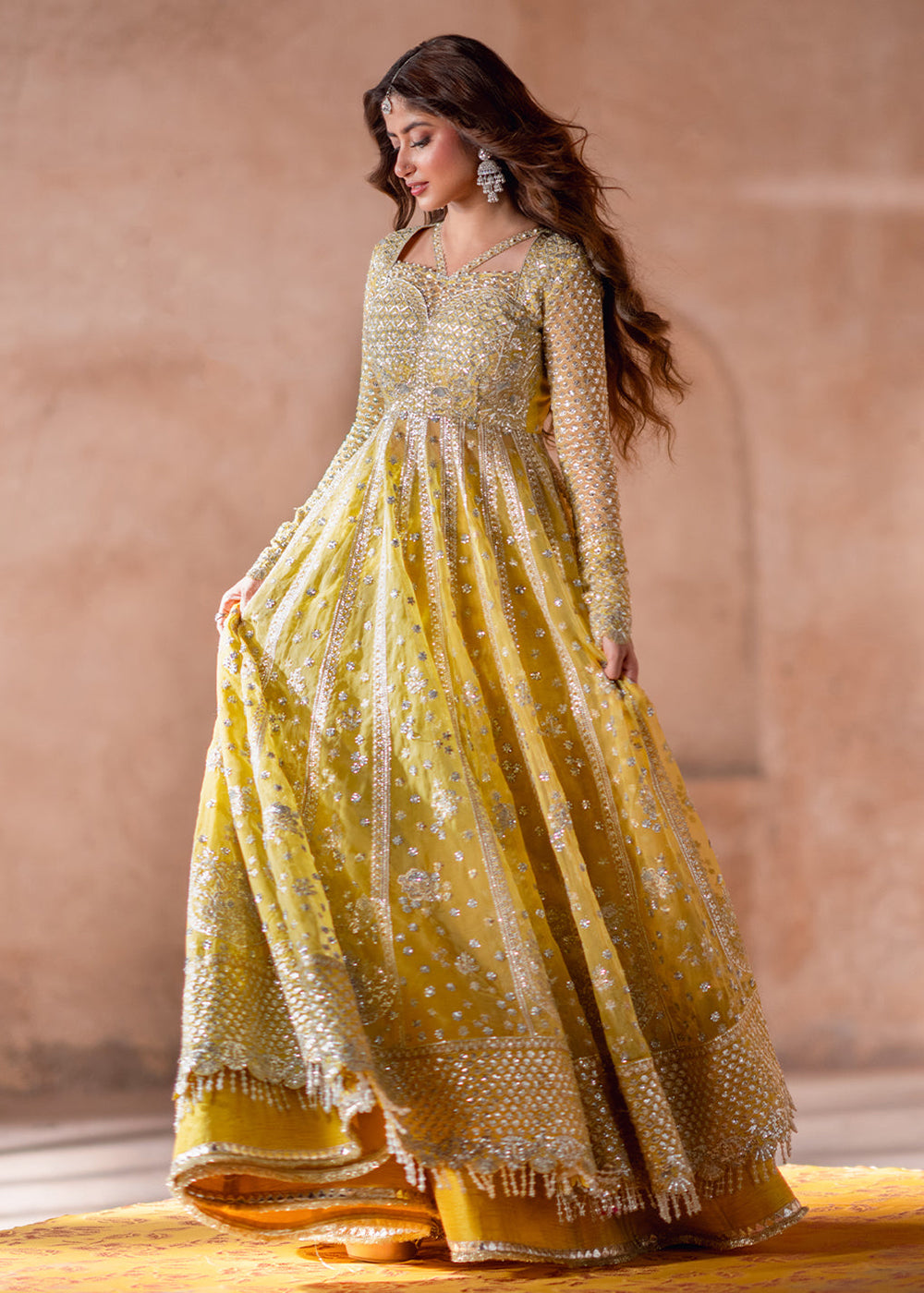 Buy Now Sona Gachi Luxury Formals '25 by Bin Ilyas | D-606 Online in USA, UK, Canada, France, Italy, Germany, Sweden, UAE & Worldwide at Empress Clothing.
