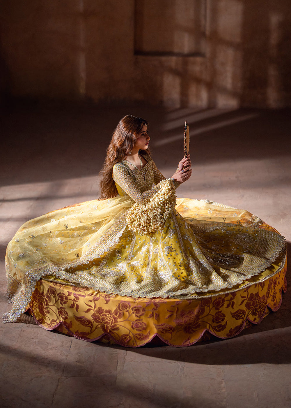 Buy Now Sona Gachi Luxury Formals '25 by Bin Ilyas | D-606 Online in USA, UK, Canada, France, Italy, Germany, Sweden, UAE & Worldwide at Empress Clothing.