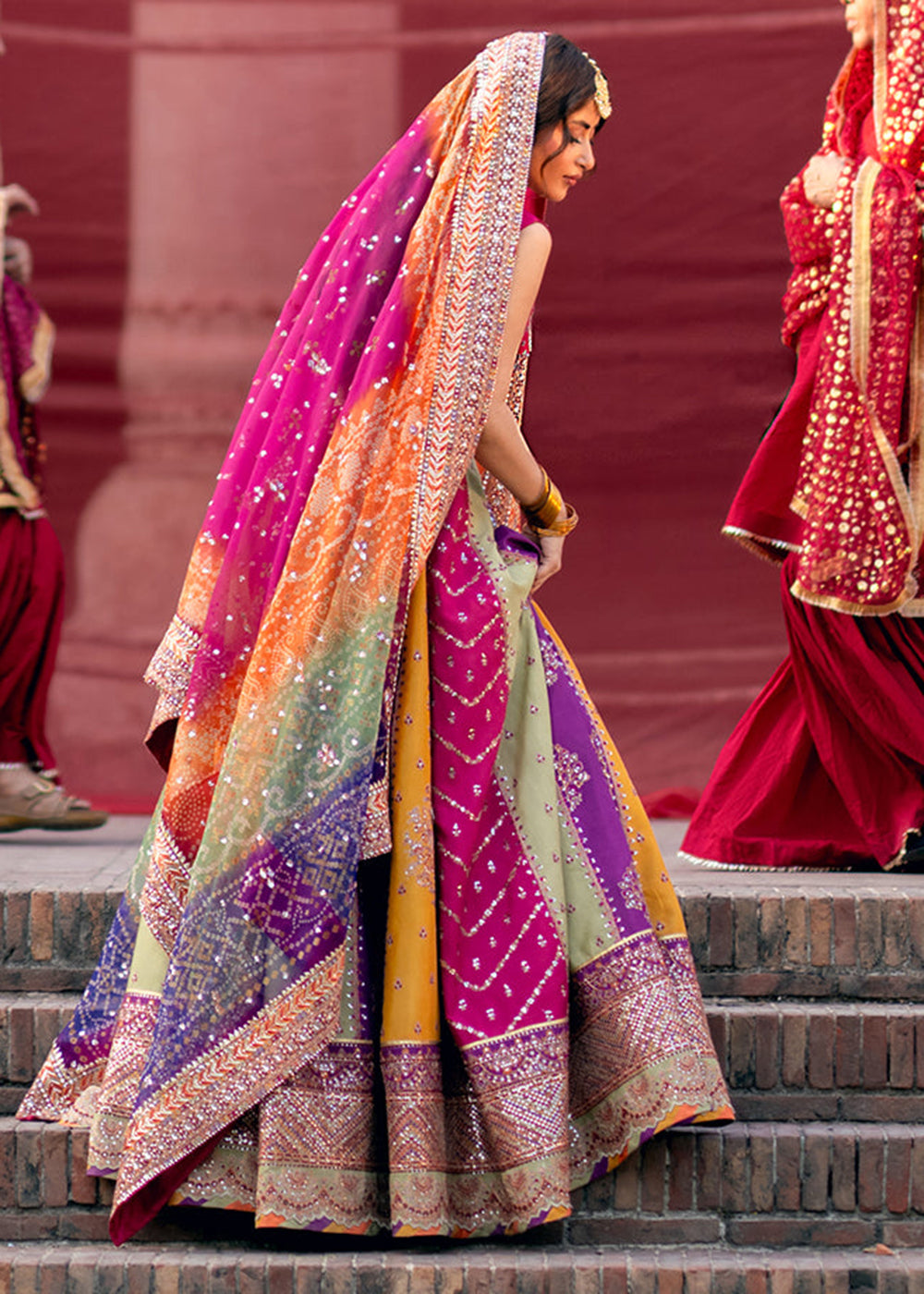 Buy Now Sona Gachi Luxury Formals '25 by Bin Ilyas | D-607 Online in USA, UK, Canada, France, Italy, Germany, Sweden, UAE & Worldwide at Empress Clothing.