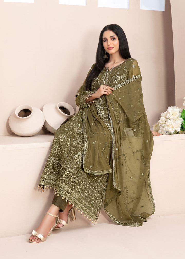 Buy Now Nayara Formal Wear 2023 by Tawakkal Fabrics - D-8682 Online in USA, UK, Canada & Worldwide at Empress Clothing.