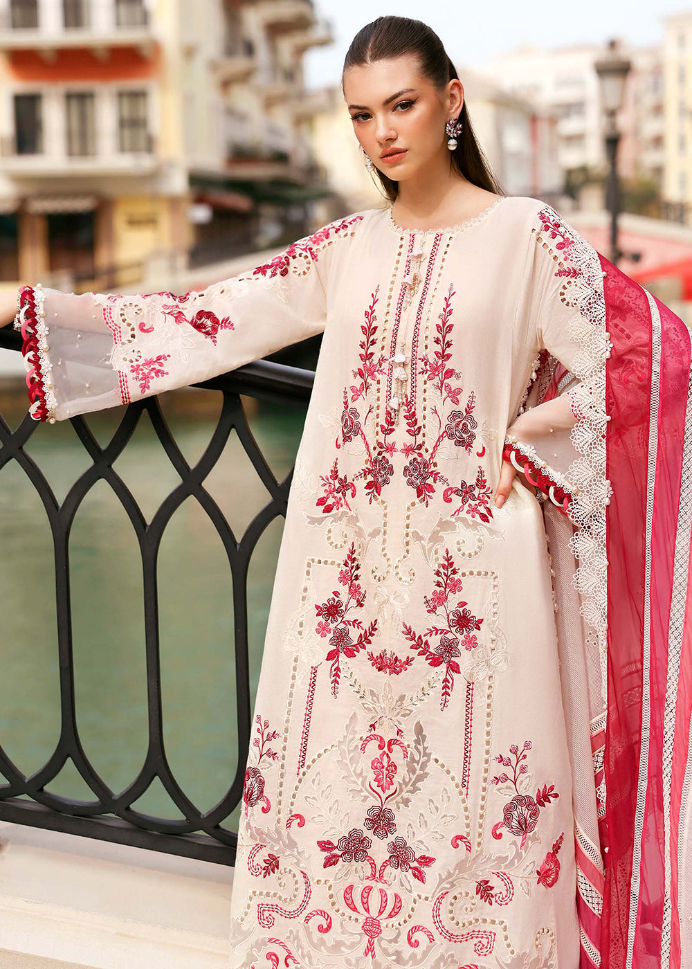 Buy Now Premium Luxury Lawn '26 by Maria B | D-2609A Online in US, UK, Canada, France, Italy, Germany, Greece, Sweden, UAE, Africa & Worldwide at Empress.
