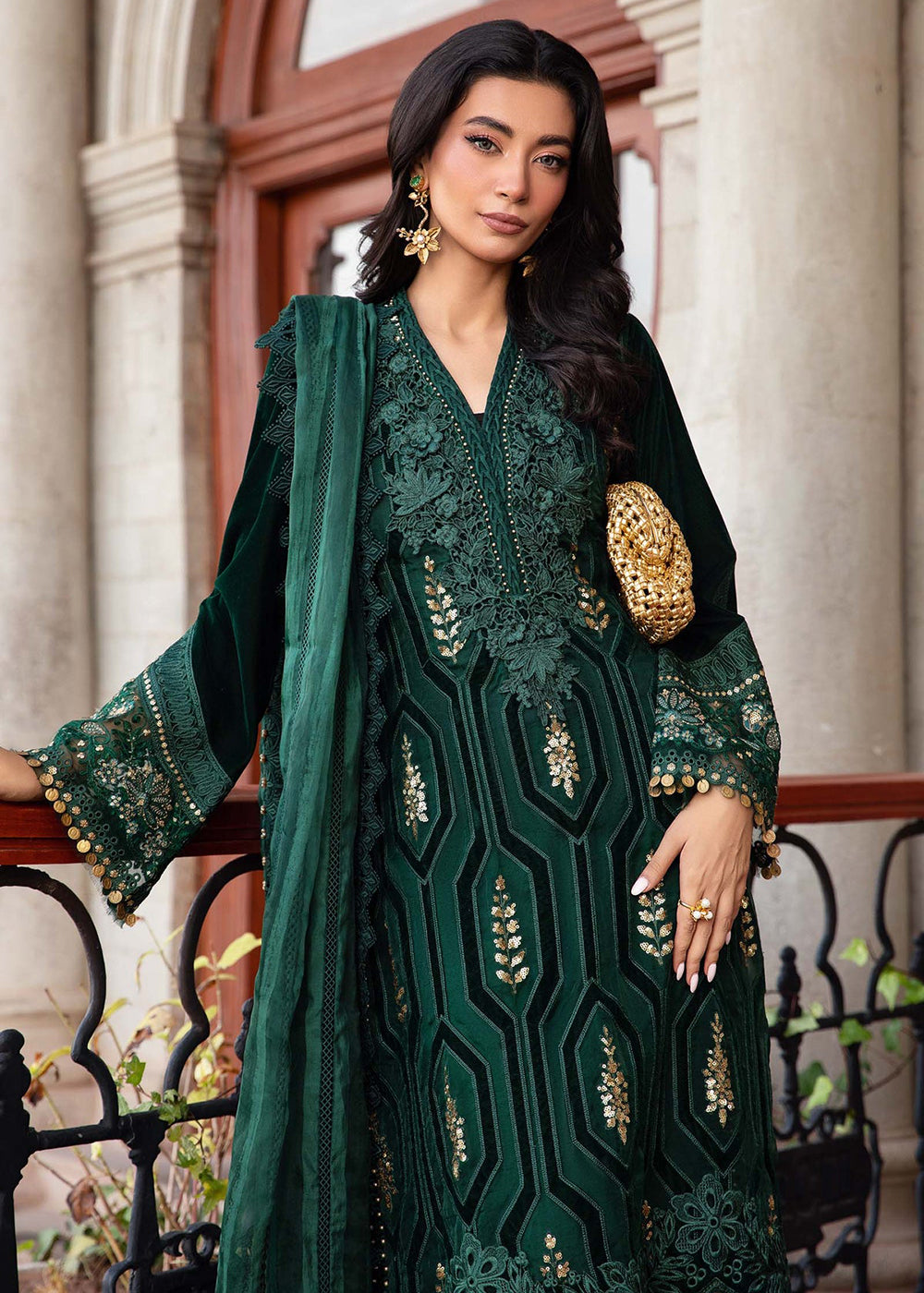 maria b dark green dress MARIA B READY TO WEAR CHIFFON EMERALD GREEN 108 The Zaibai
