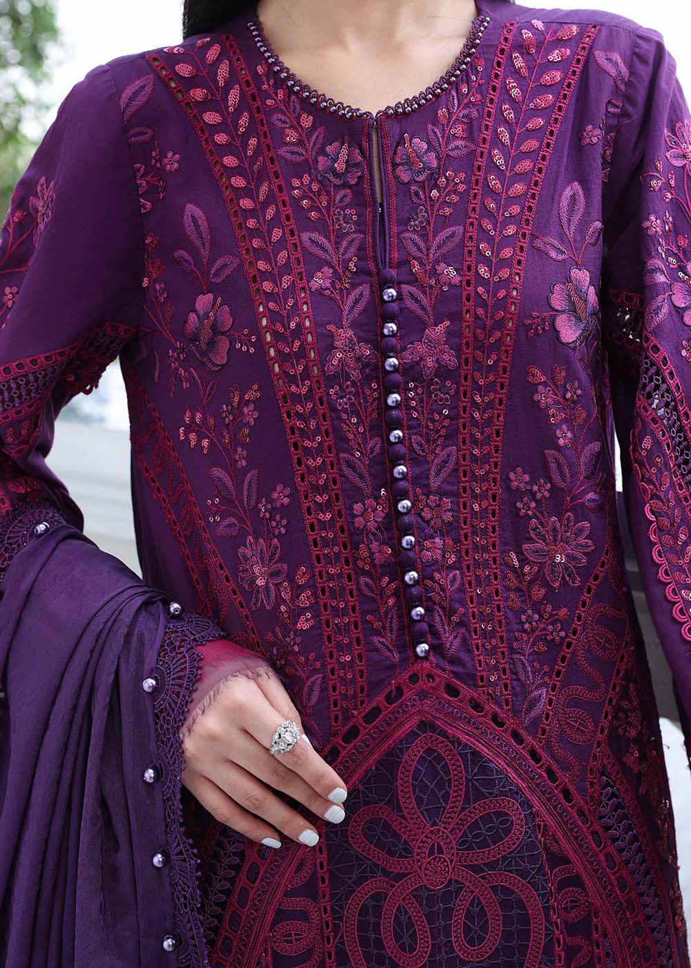 Buy Now Premium Luxury Eid Lawn '26 by Maria B | EL-26-14 Online in US, UK, Canada, France, Italy, Germany, Greece, Sweden, UAE, Africa & Worldwide at Empress.