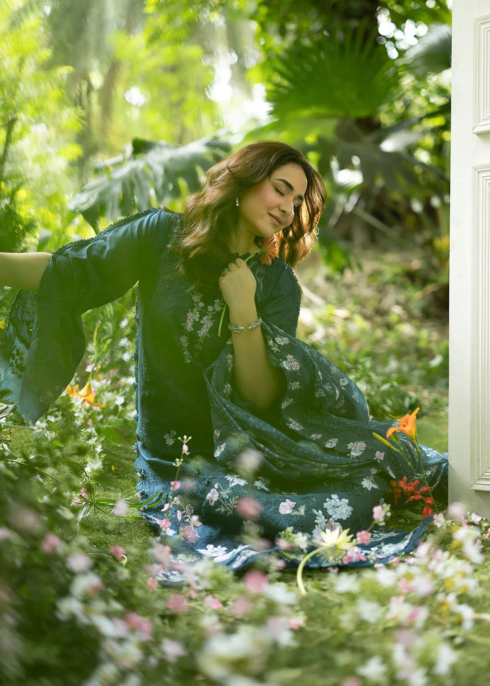 Buy Premium Luxury Lawn '26 by Elaf Premium | ELQ-3B EMERALD FERN Online in US, UK, Canada, France, Italy, Germany, Greece, Sweden, UAE & Worldwide at Empress.