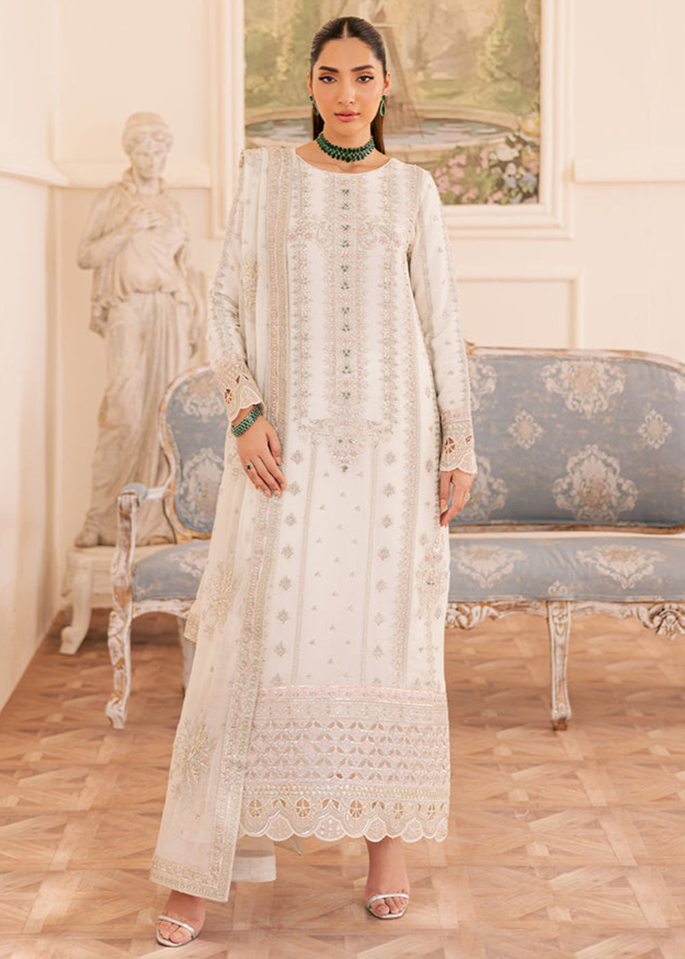 Buy Now Suave Luxury Formals '25 by Emaan Adeel | EZELLE Online in US, UK, Canada, Germany, Italy, Austria, France, Denmark, UAE & Worldwide at Empress Clothing.