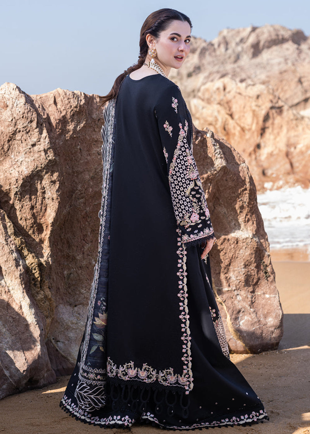 Buy Now Sahil Kinare Luxury Lawn '24 by Qalamkar | FP-14 RIMA Online at Empress Online in USA, UK, Canada & Worldwide at Empress Clothing.