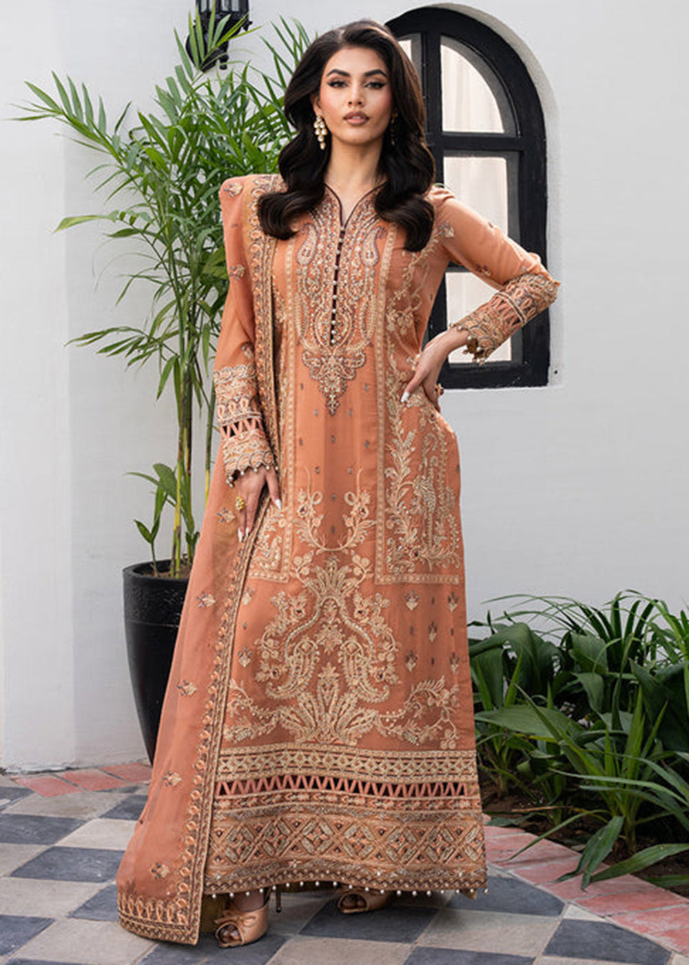 Buy Now Tarz Luxury Formels '25 by Freesia | Ilas - FW40041 Online in US, UK, Canada, Germany, Italy, Austria, France, Qatar & Worldwide at Empress Clothing.