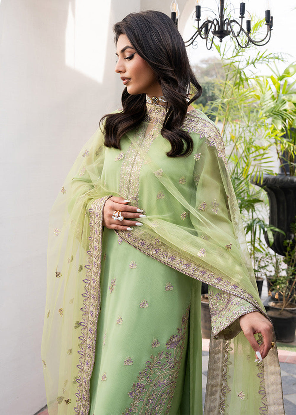 Buy Now Tarz Luxury Formels '25 by Freesia | Maneli - FW40043 Online in US, UK, Canada, Germany, Italy, Austria, France, Qatar & Worldwide at Empress Clothing.