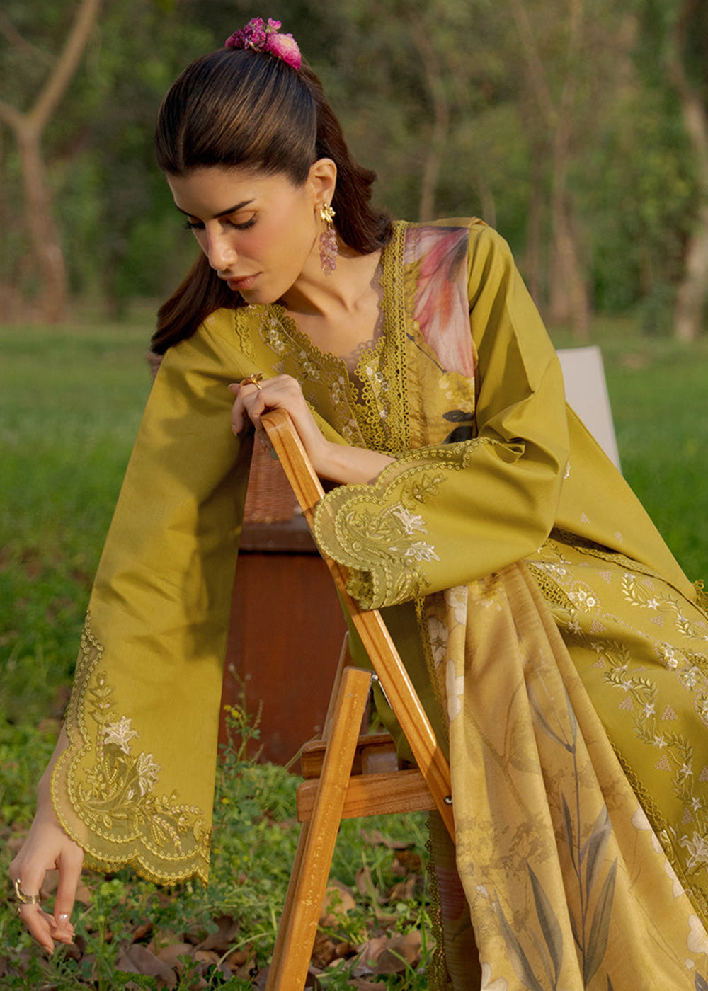 Buy Now Luxury Eid Collection 26 by Rang Rasiya | Haya Online in US, UK, Canada, France, Greece, Germany, Ireland, Sweden, Denmark, UAE & Worldwide at Empress.