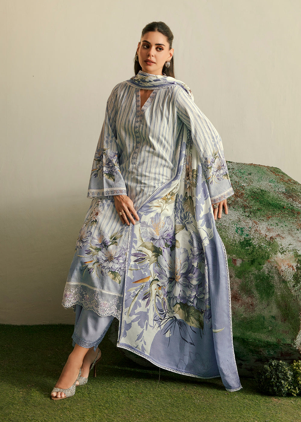 Buy Now Off White & Grey Embroidered Festive Wear Salwar Suit Online in USA, UK, Canada, Germany, Italy, France, Austria, UAE & Worldwide at Empress Clothing.