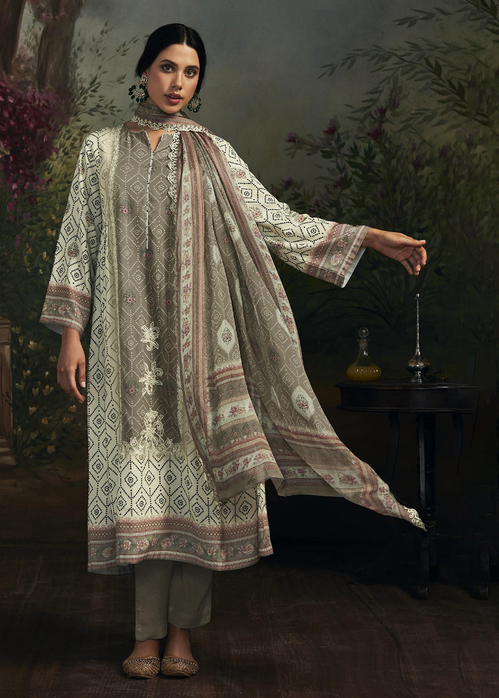 Buy Now Pakistani Style Off White Digital Printed Salwar Suit Online in USA, UK, Canada, Germany, Australia & Worldwide at Empress Clothing. 