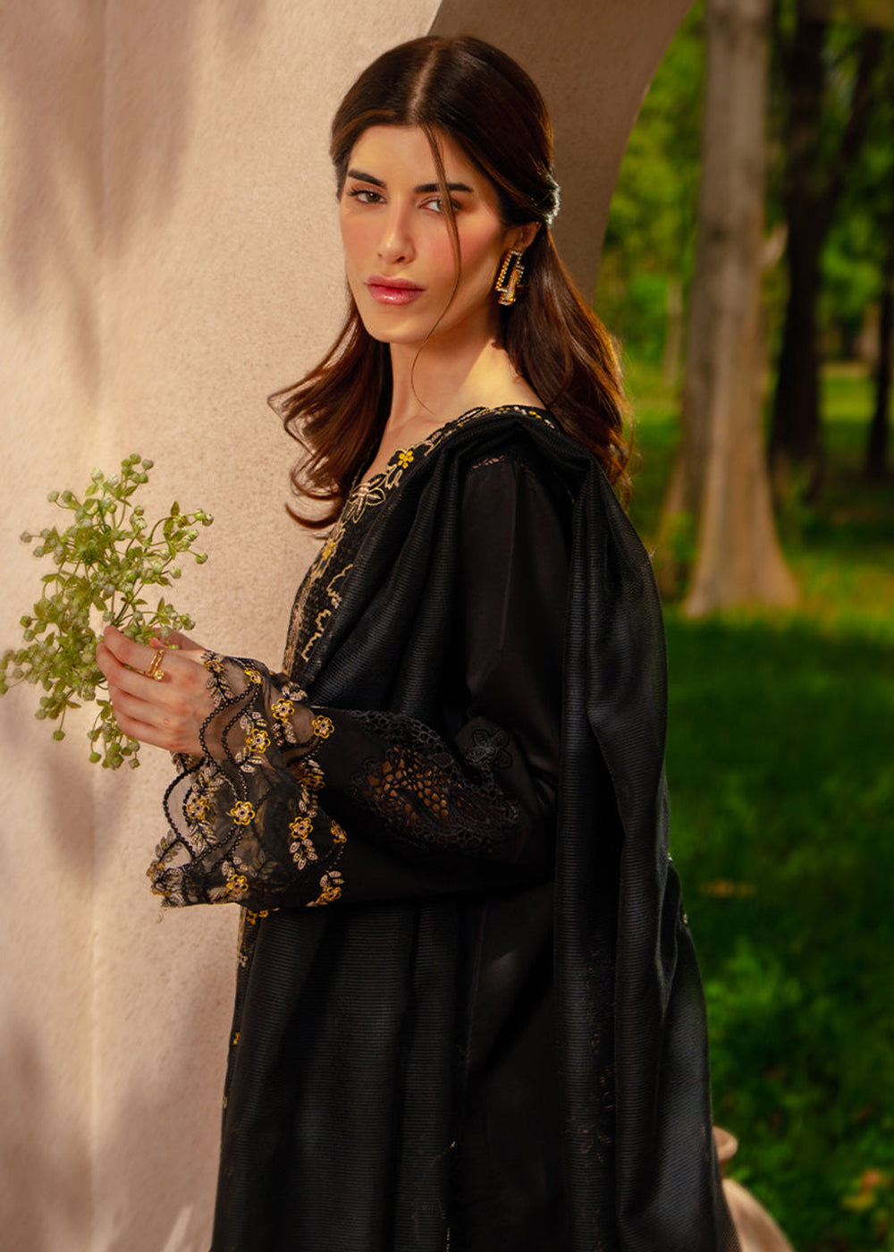 Buy Now Luxury Eid Collection 26 by Rang Rasiya | Layl Online in US, UK, Canada, France, Greece, Germany, Ireland, Sweden, Denmark, UAE & Worldwide at Empress.