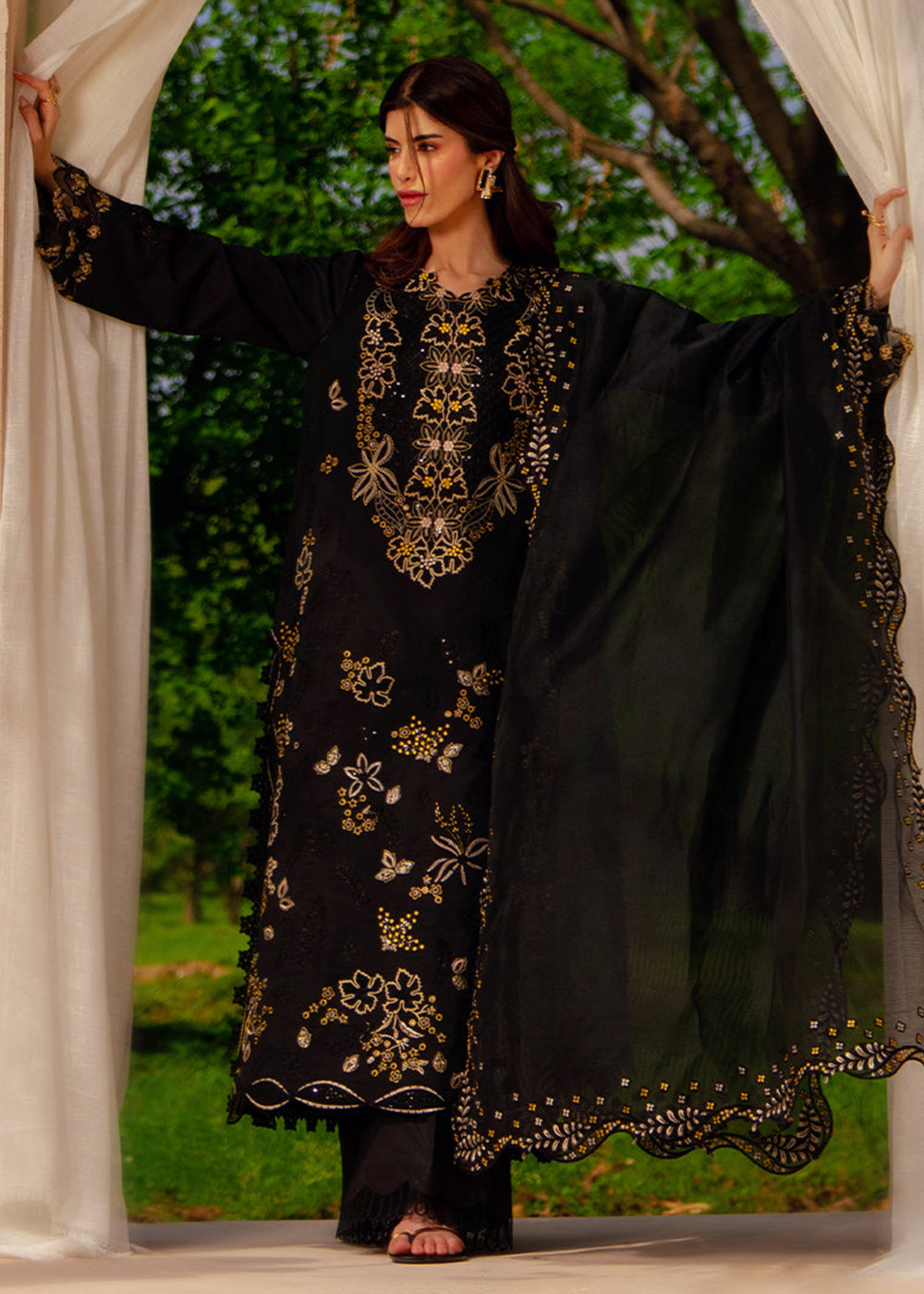 Buy Now Luxury Eid Collection 26 by Rang Rasiya | Layl Online in US, UK, Canada, France, Greece, Germany, Ireland, Sweden, Denmark, UAE & Worldwide at Empress.