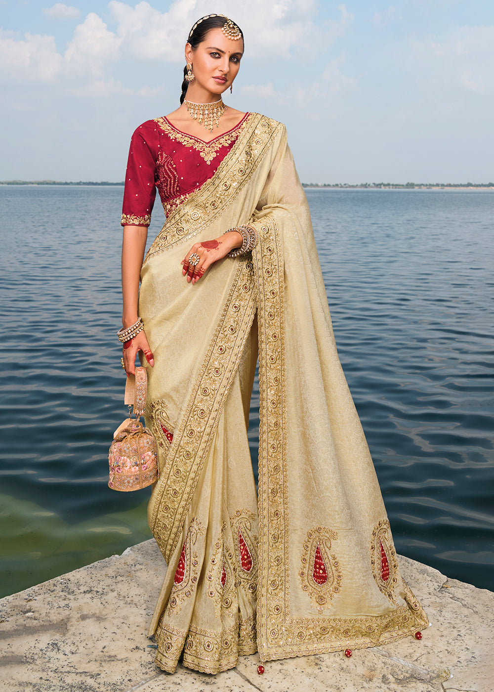 Buy Now Tempting Cream Crape Jacquard Designer Traditional Saree Online in Canada, UK, France, Germany, UAE, USA & Worldwide at Empress Clothing.