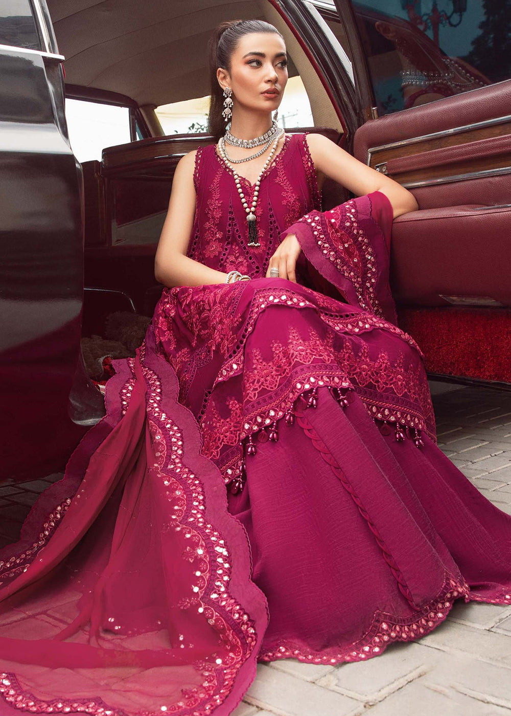 Buy Fawn 'Queen' Saree Withh Beetroot Sleeveless Tie-Up Blouse by Designer  PALLAVI JAIPUR Online at Ogaan.com