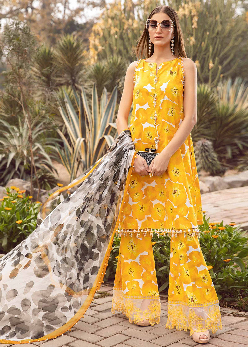 Buy Now M.Prints Spring Summer Lawn Edit '24 by Maria B | MPT-2112-B Online at Empress in USA, UK, Canada & Worldwide at Empress Clothing.