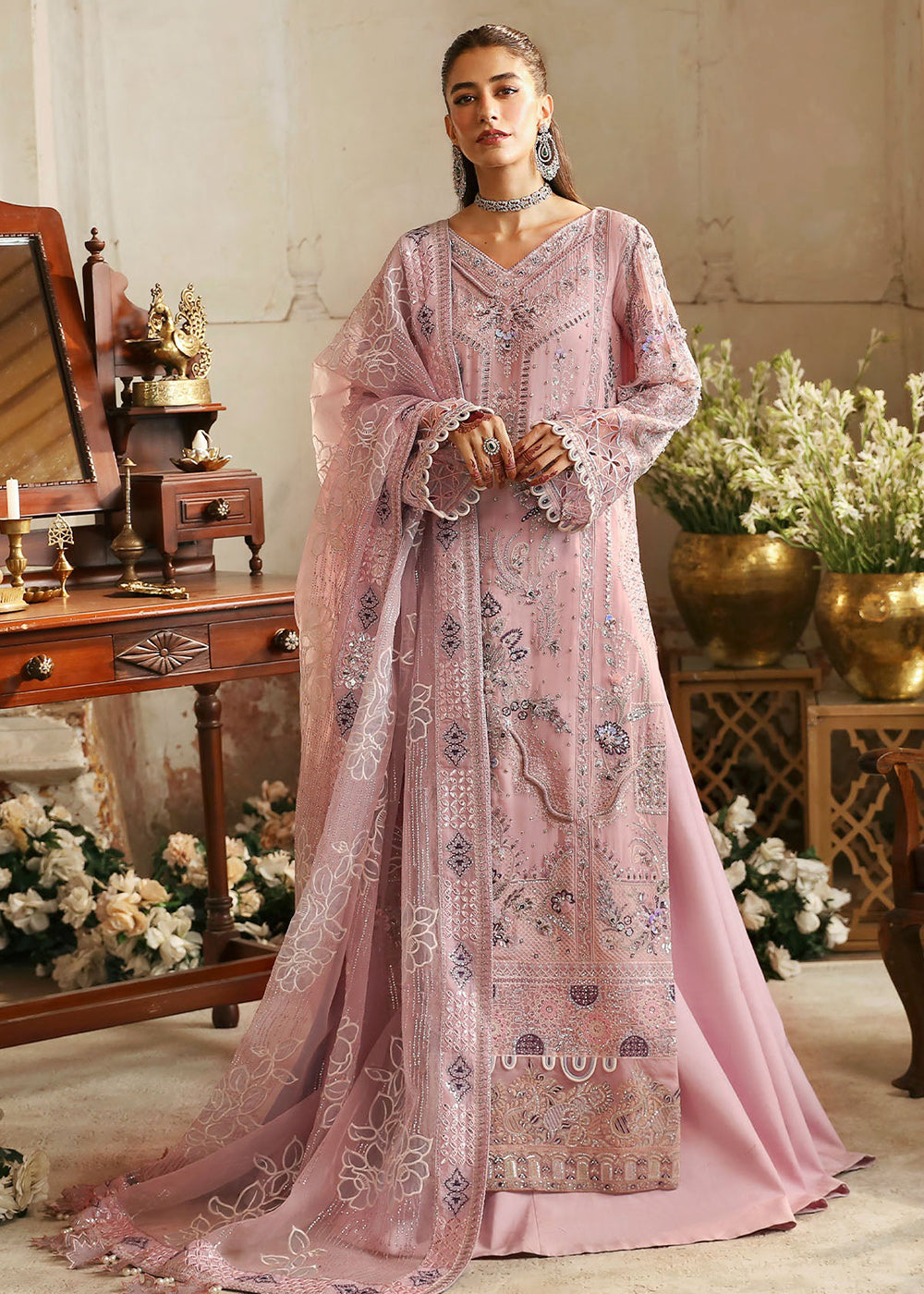 Buy Now Jhoomro Wedding Luxury Formals '24 by Nureh | NL-69 RANIA Online at Empress Online in USA, Italy, Germany & Worldwide at Empress Clothing.