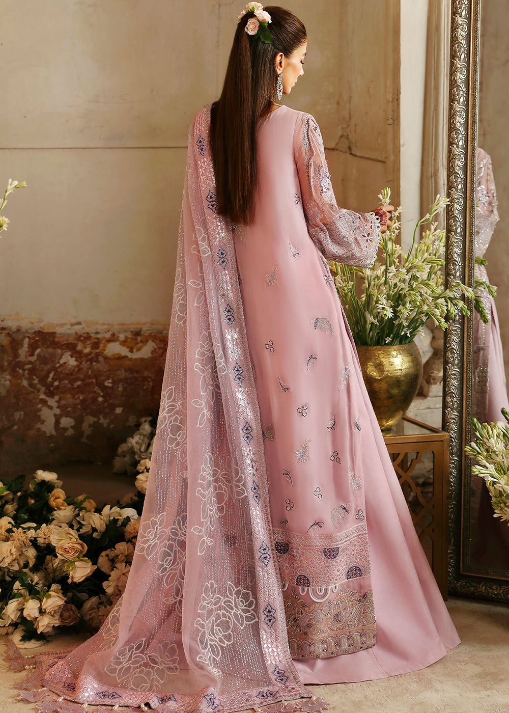 Buy Now Jhoomro Wedding Luxury Formals '24 by Nureh | NL-69 RANIA Online at Empress Online in USA, Italy, Germany & Worldwide at Empress Clothing.