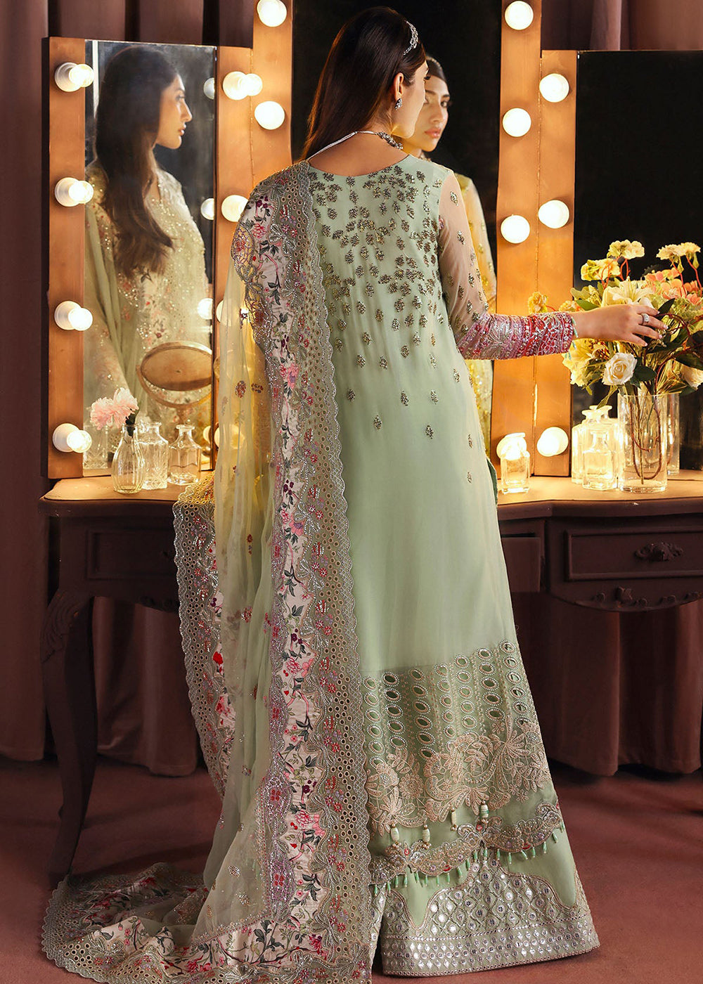 Buy Now Jhoomro Luxury Formals '25 by Nureh | NL-86 Insia Online in US, UK, Canada, Germany, Italy, Austria, France, Singapore, UAE & Worldwide at Empress.