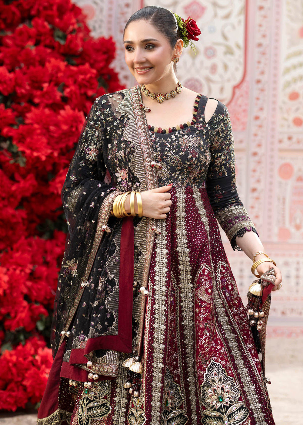 Buy Now Jhoomro Luxury Formals '26 by Nureh | NL-95 Emara Online in US, UK, Canada, France, Italy, Germany, Greece, Sweden, Netherlands & Worldwide at Empress.