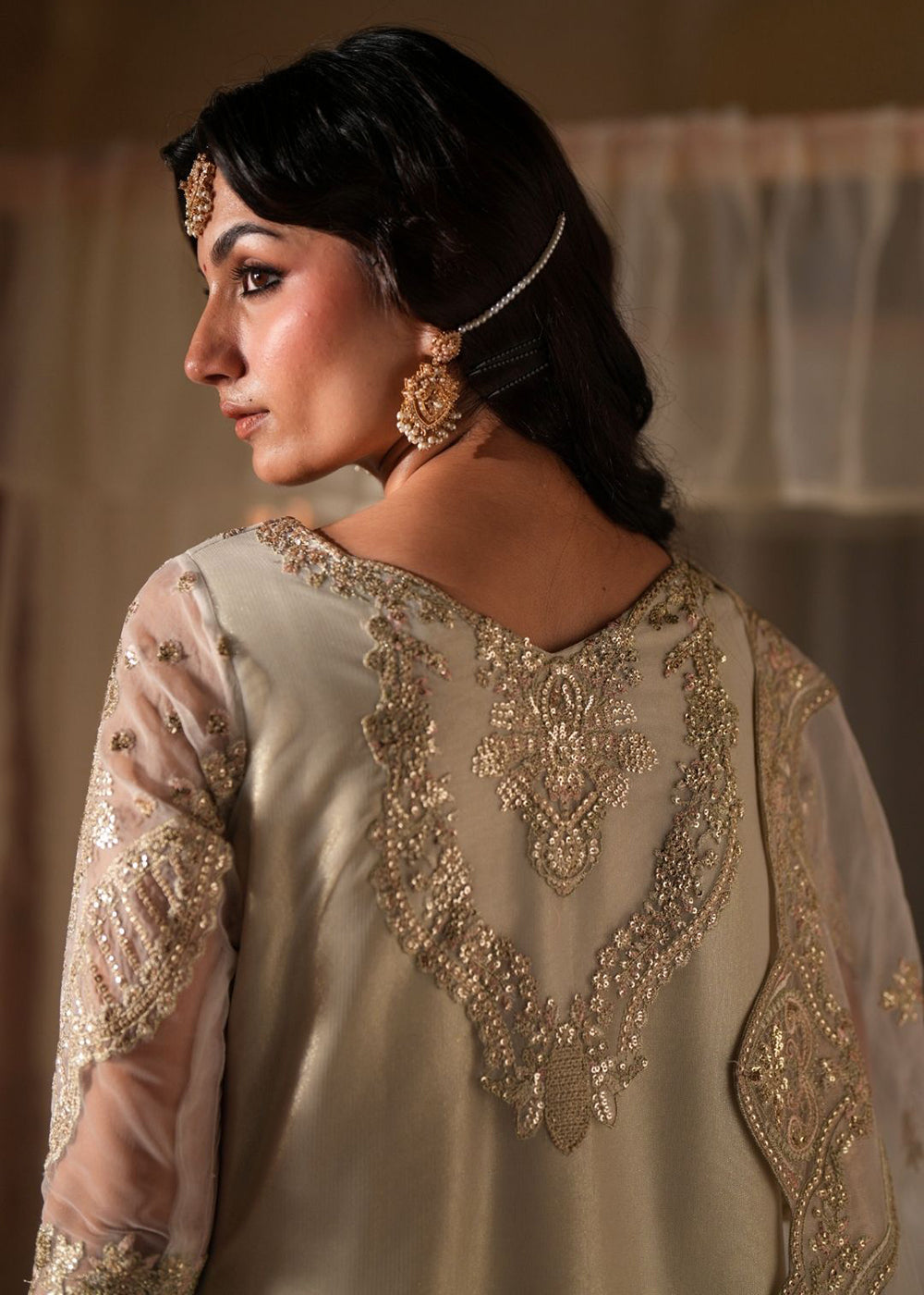 Buy Now Dastan E Ishq Luxury Formals '25 by AJR Couture | NEGHMA Online in US, UK, Canada, France, Italy, Germany, Sweden, Greece, UAE & Worldwide at Empress.