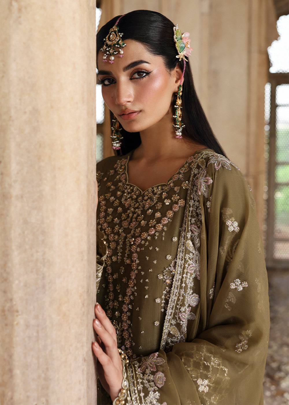 Buy Now Romansiyyah Luxury Formals 25 by Emaan Adeel | OLIVEA Online in US, UK, Canada, France, Italy, Germany, Sweden, Greece, Ireland & Worldwide at Empress.